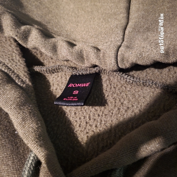 ROMWE - Picture 2 of 4